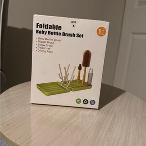 Brand New/Never Opened - Foldable Baby Bottle Brush Set - Green